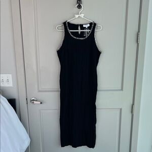 Gilli Black Sleeveless Midi Dress